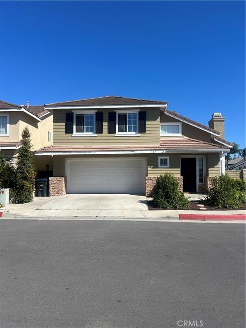 Photo of 557 S Summerfield Way, Orange, CA 92866 (MLS # OC26061323)