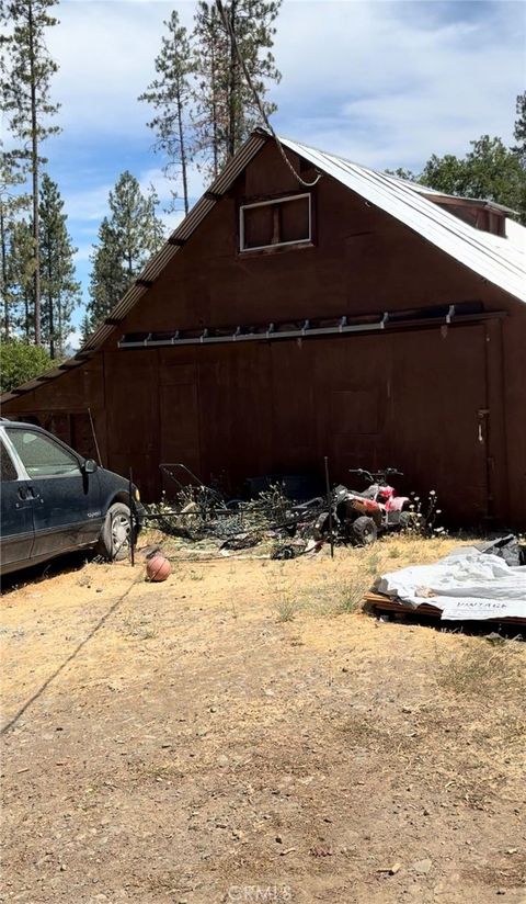 Photo of 131 Locust Street, Hayfork, CA 96041 (MLS # SR26085193)