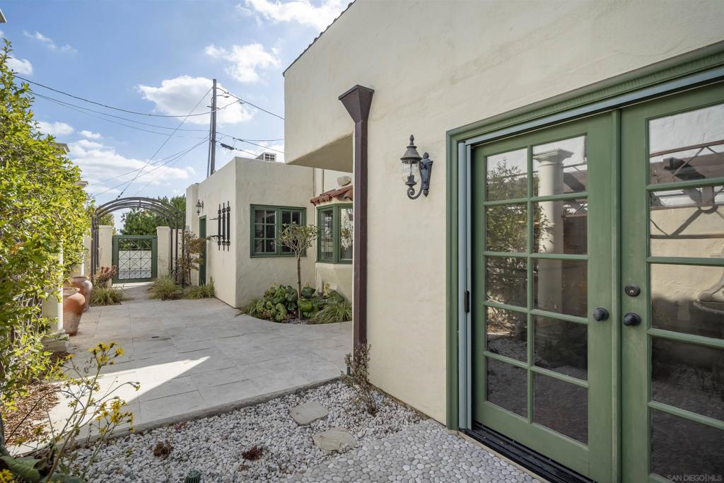 Rancho Santa Fe - Residential Lease