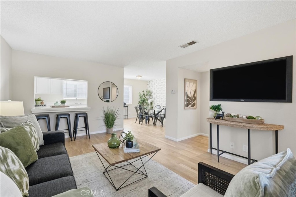 3101 Plaza Del Amo 8