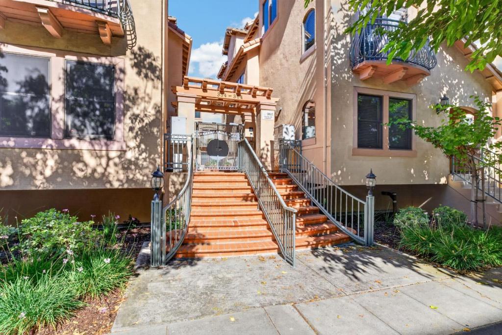 358 Bryant Street