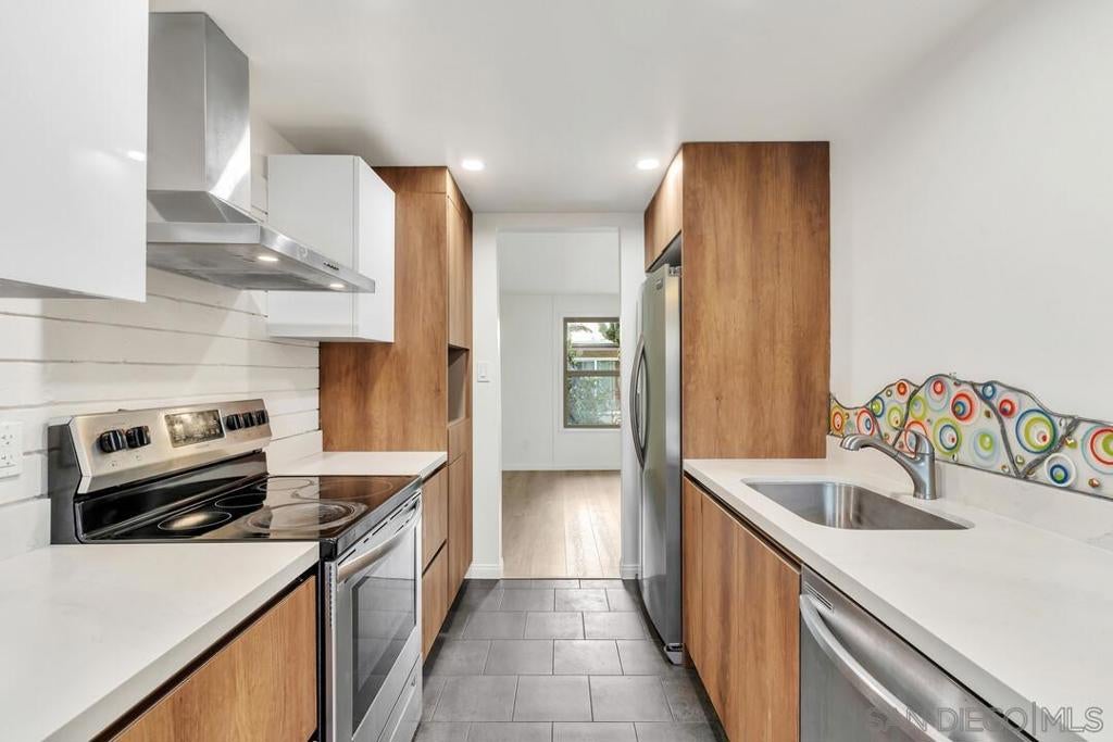 709 Madison Ave Ave