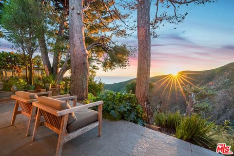 Photo of 16798 Charmel Lane, Pacific Palisades, CA 90272 (MLS # 26637265)