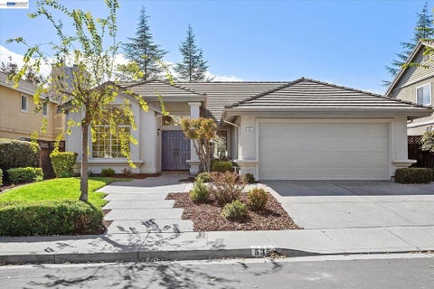 Photo of 535 Zenith Ridge Rd DR, Danville, CA 94506 (MLS # 41148524)
