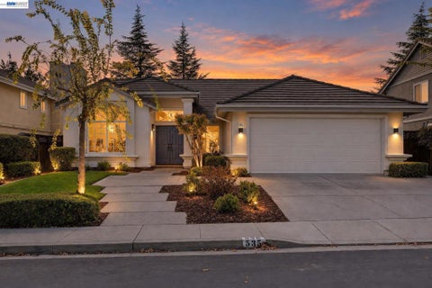 Photo of 535 Zenith Ridge Rd DR, Danville, CA 94506 (MLS # 41148524)