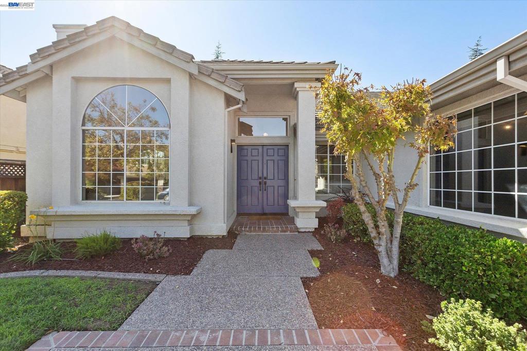 535 Zenith Ridge Rd