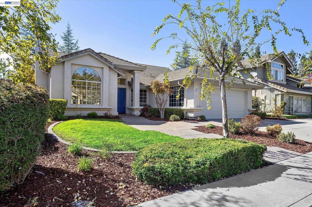 535 Zenith Ridge Rd