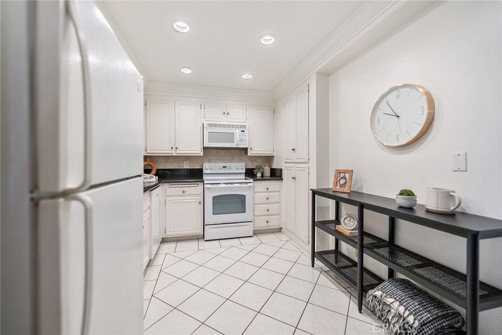 102 Scholz 234, Newport Beach CA 92663 - Photo 7