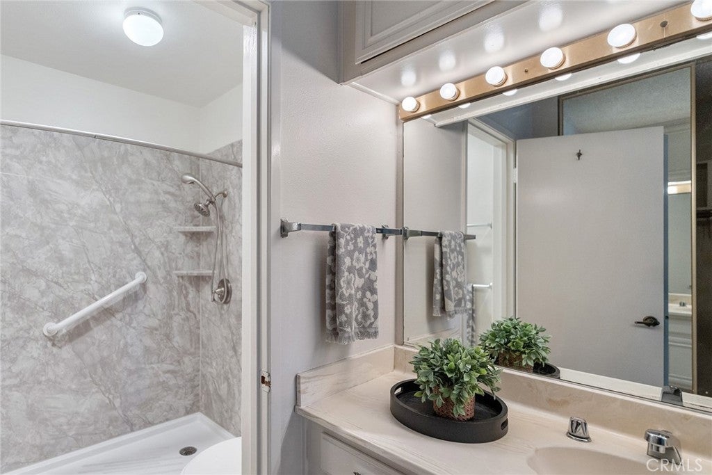 102 Scholz 234, Newport Beach CA 92663 - Photo 9