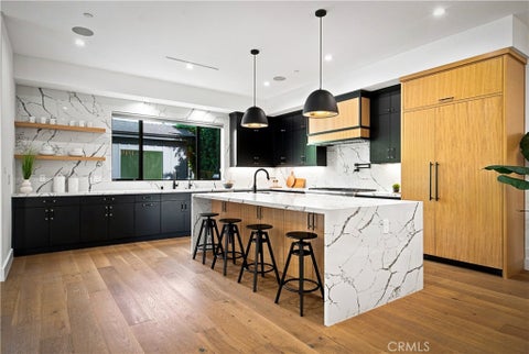 Photo of 4458 Katherine Avenue, Sherman Oaks, CA 91423 (MLS # SR26164588)