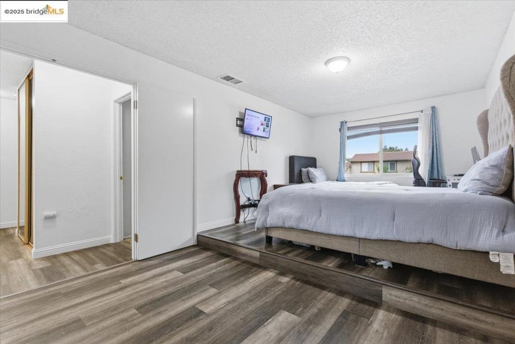 GENTRY COURTS - Residential