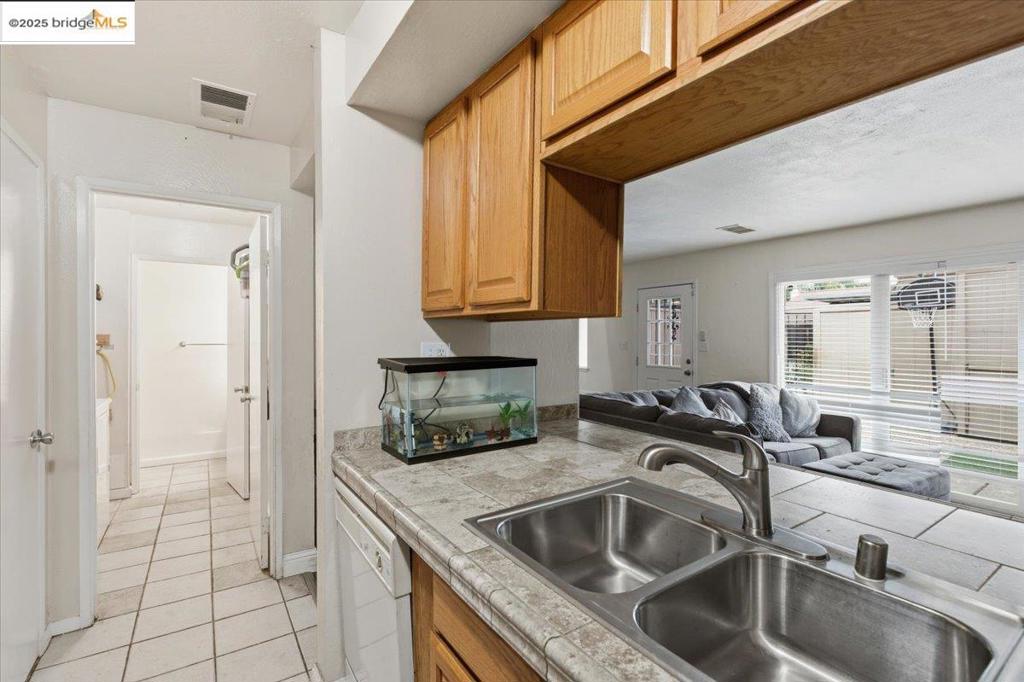 GENTRY COURTS - Residential