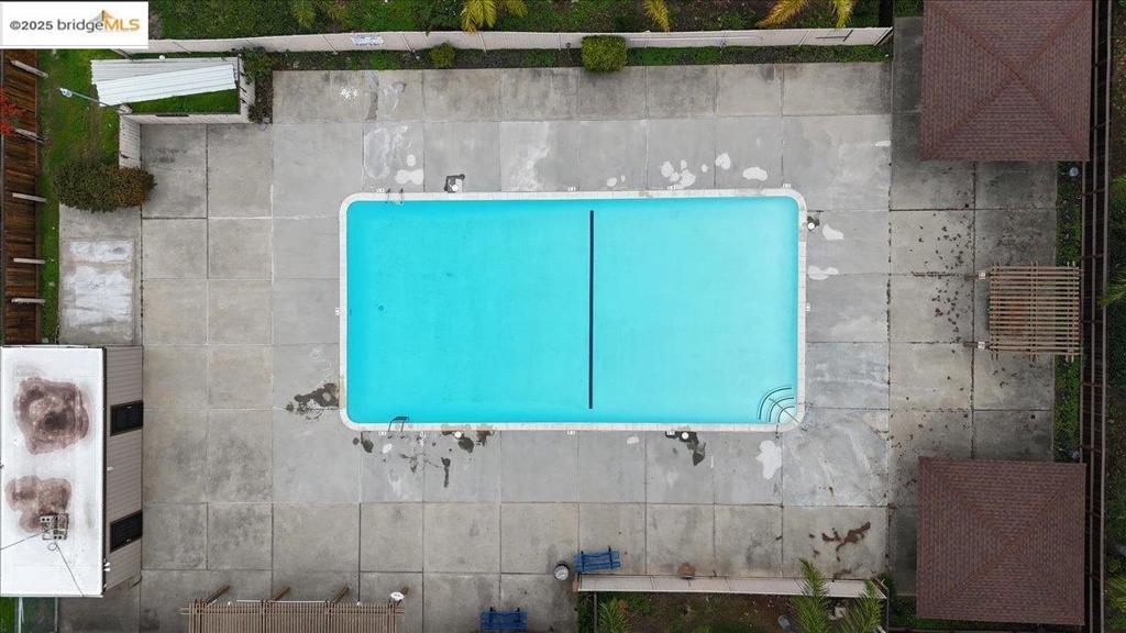 GENTRY COURTS - Residential