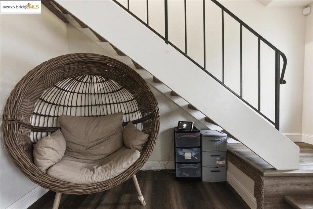 GENTRY COURTS - Residential