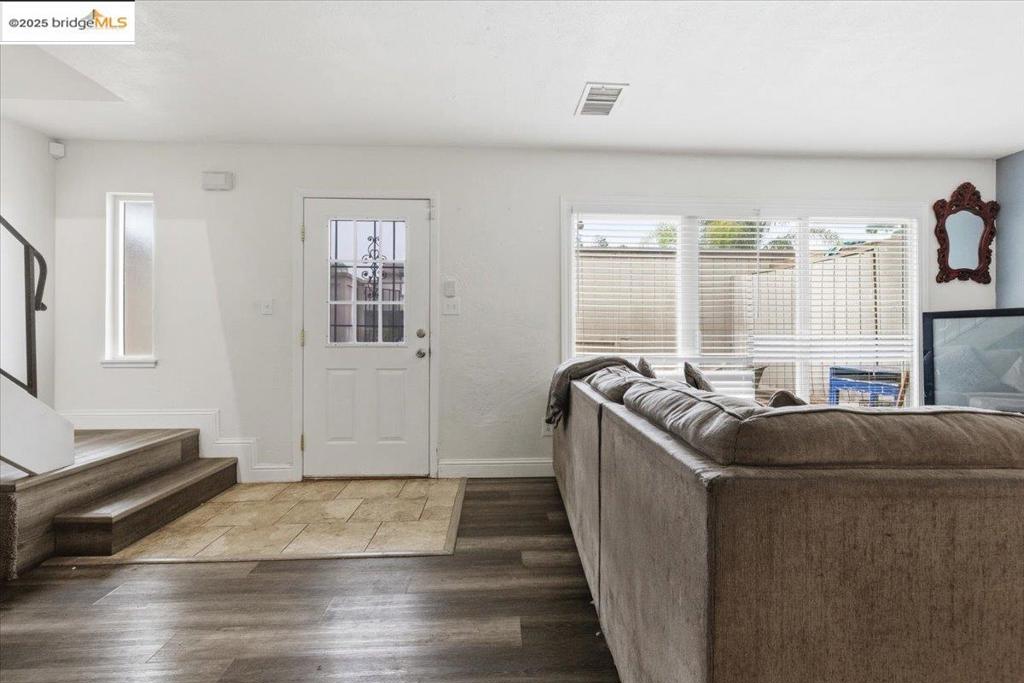 GENTRY COURTS - Residential