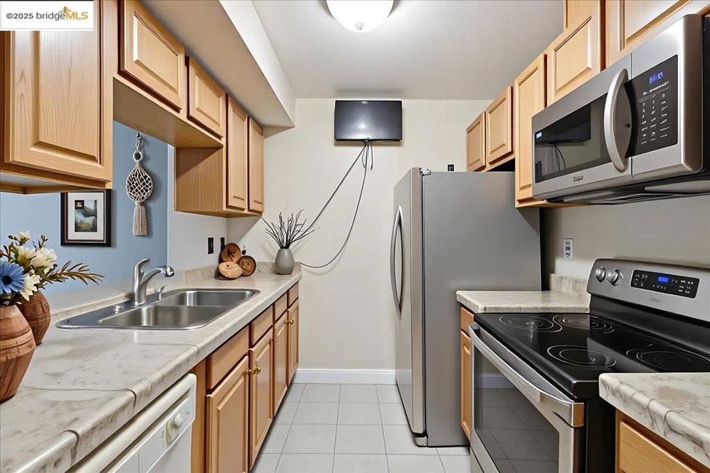 GENTRY COURTS - Residential