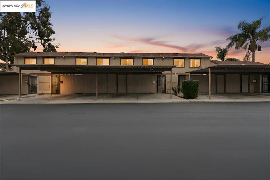 GENTRY COURTS - Residential