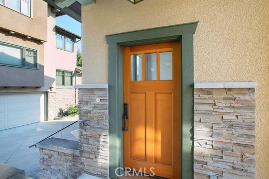 110 Esperanza Avenue