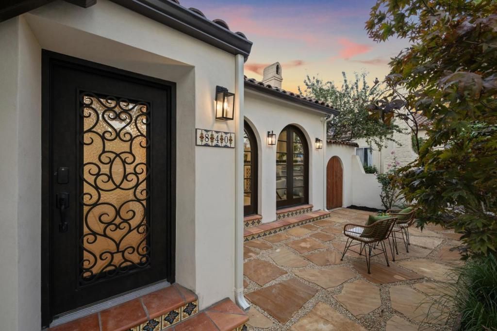 Photo of 840 N Idaho Street, San Mateo, CA 94401 (MLS # ML82023781)