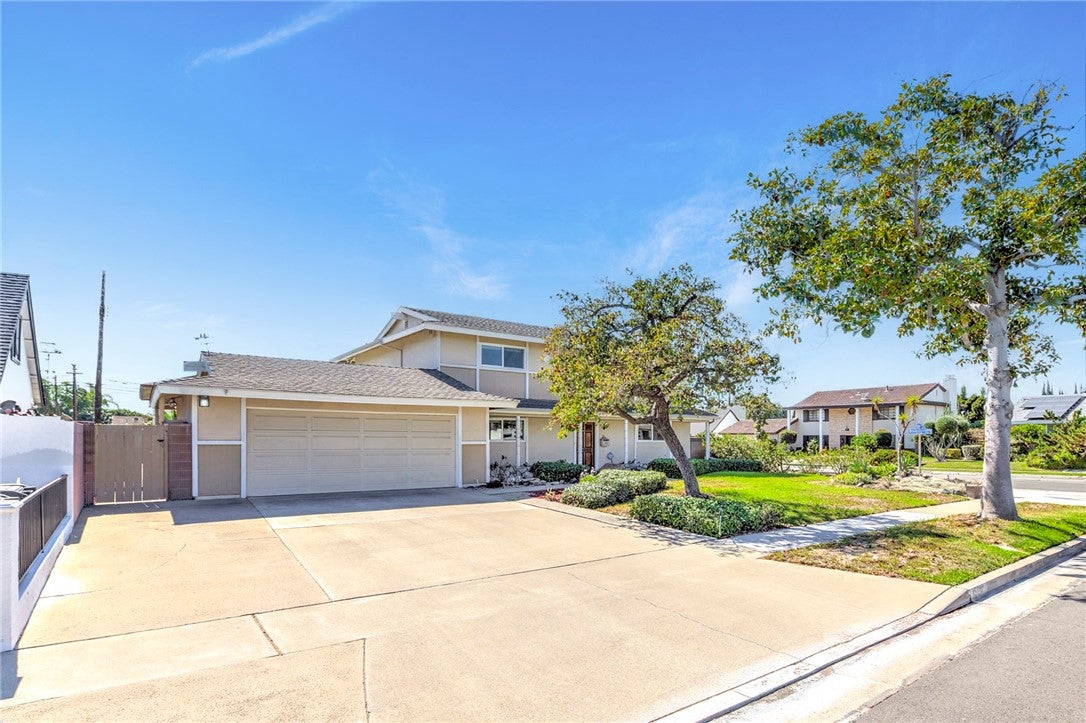 1524 W Flippen Court