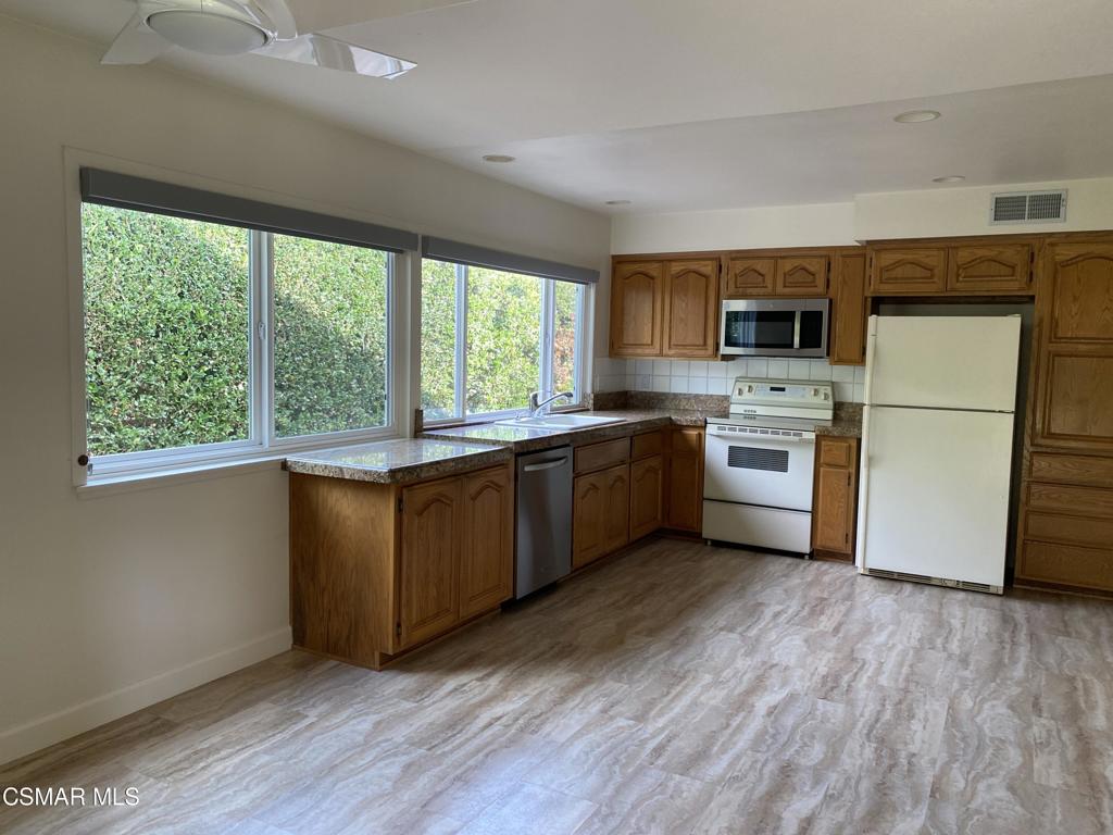 Cal Classics-102 - 1000052 - Residential Lease