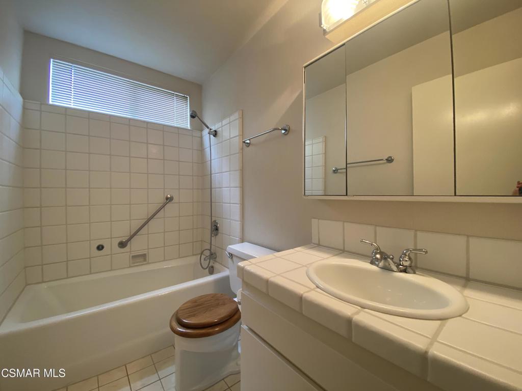 Cal Classics-102 - 1000052 - Residential Lease