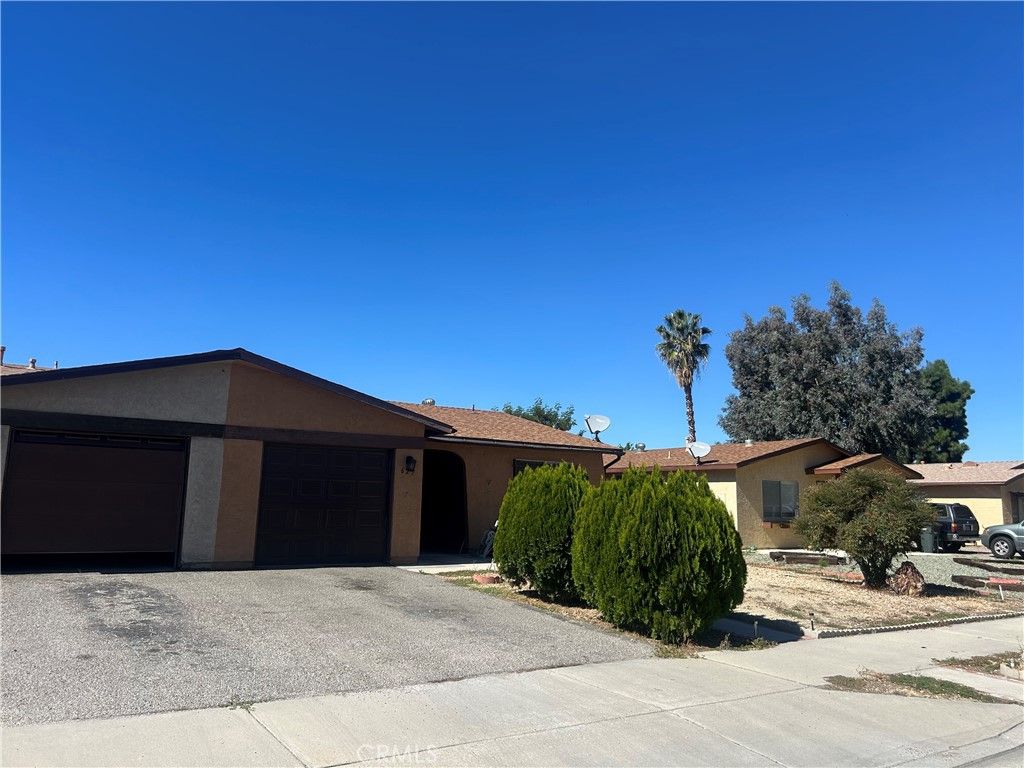 Photo of 627 Corona St, Hemet, CA 92545 (MLS # SW25243071)