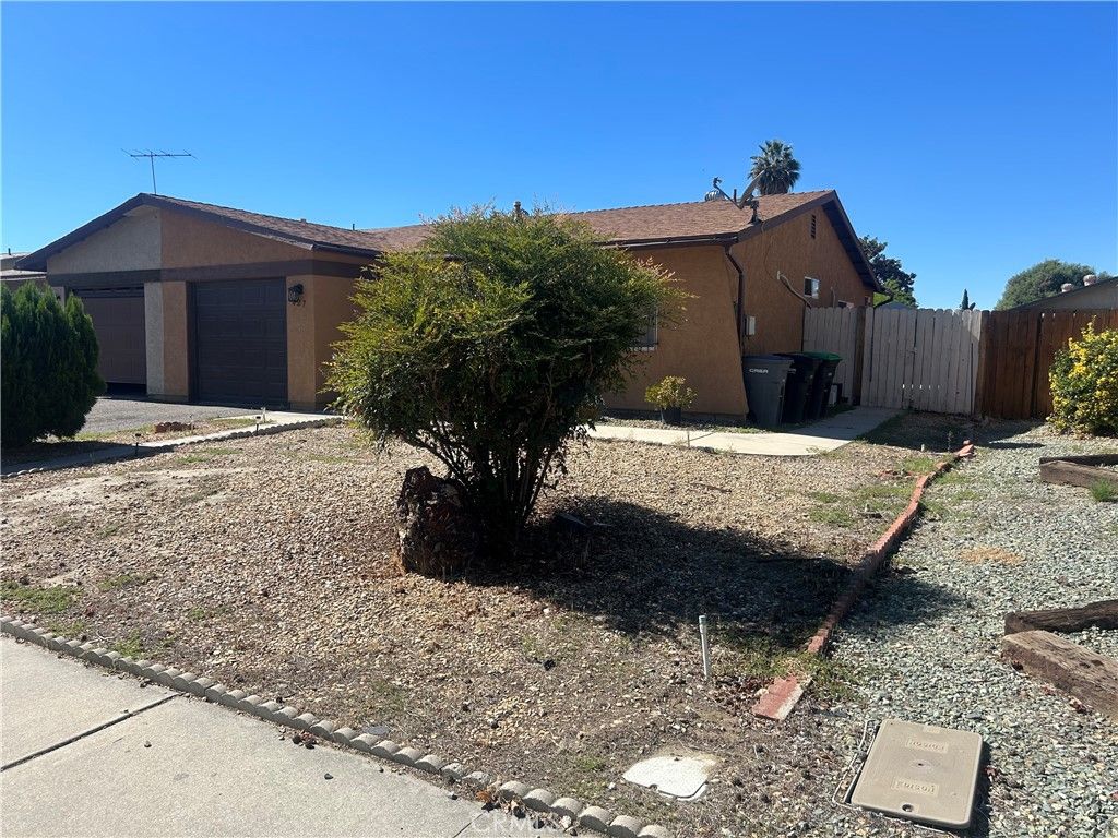 Photo of 627 Corona St, Hemet, CA 92545 (MLS # SW25243071)