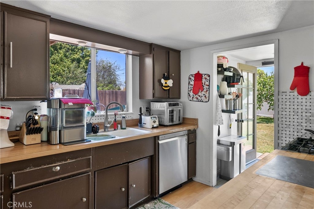 2436 Littleton, Costa Mesa CA 92626 - Photo 11
