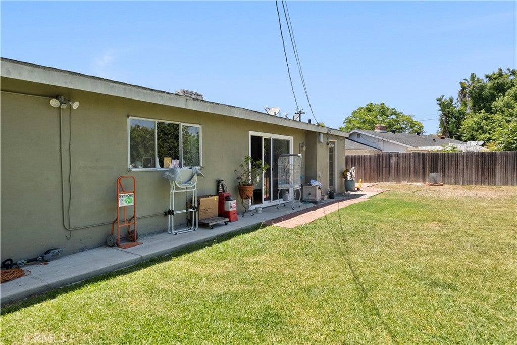 2436 Littleton, Costa Mesa CA 92626 - Photo 35
