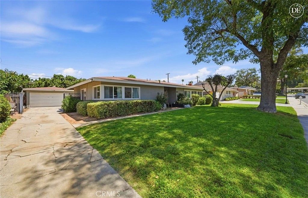 Photo of 2803 Shenandoah RD, Riverside, CA 92506 (MLS # IV26126305)