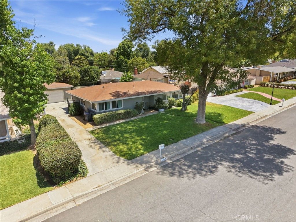 Photo of 2803 Shenandoah RD, Riverside, CA 92506 (MLS # IV26126305)