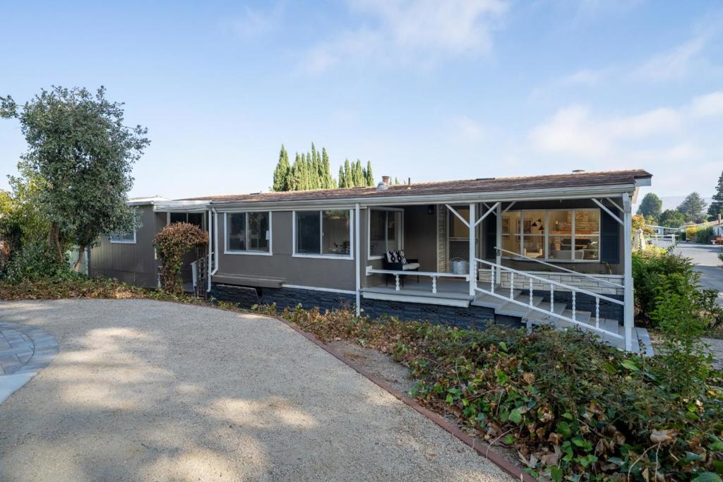 51 Creekside Drive 51