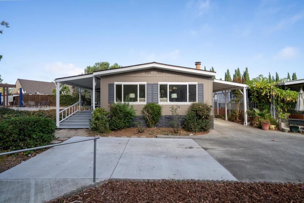 51 Creekside Drive 51