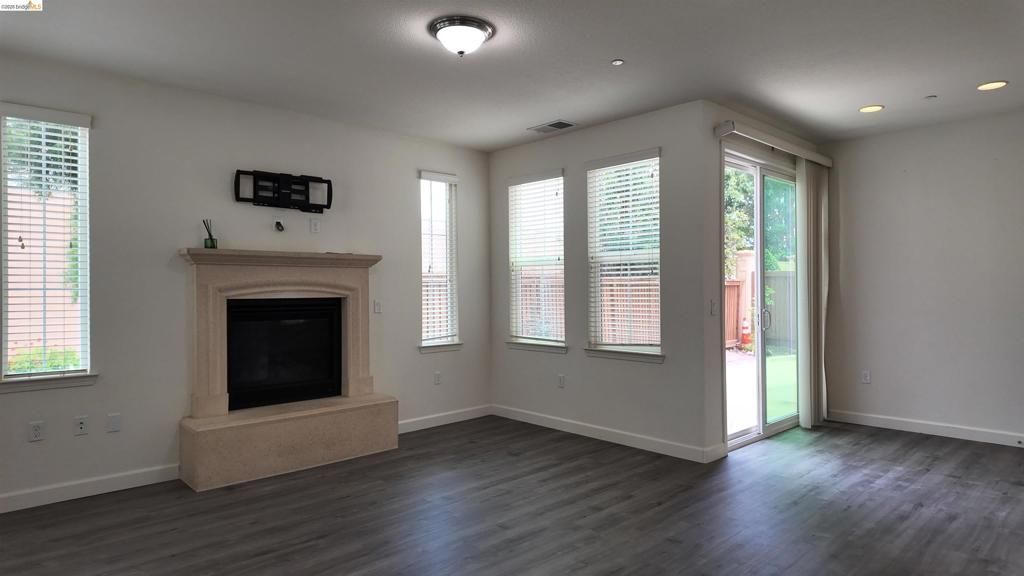 Photo of 2100 Carrara St, Brentwood, CA 94513 (MLS # 41136712)