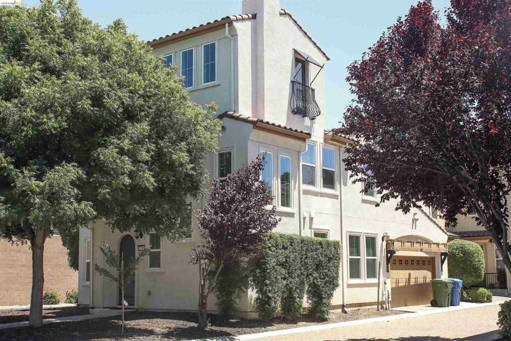 Photo of 2100 Carrara St, Brentwood, CA 94513 (MLS # 41136712)