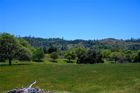 Tiny photo for 2 Huer Huero Road, Creston, CA 93432 (MLS # PI26044669)