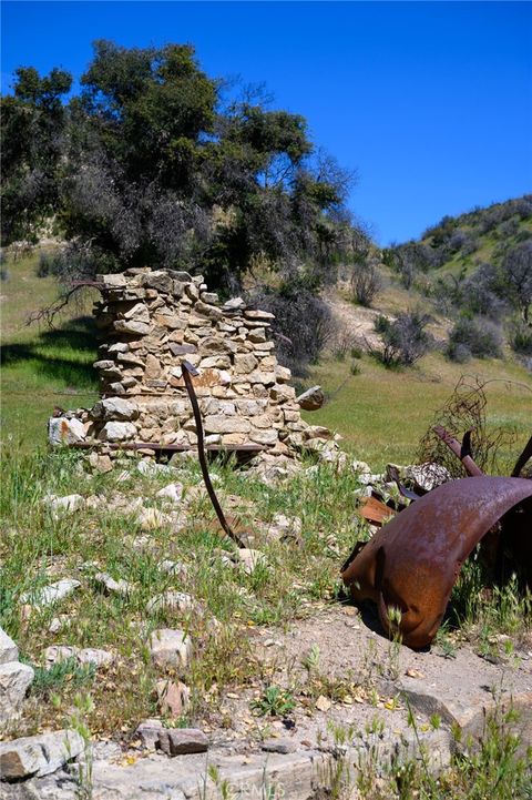 Tiny photo for 2 Huer Huero Road, Creston, CA 93432 (MLS # PI26044669)