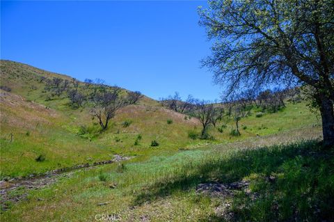 Tiny photo for 2 Huer Huero Road, Creston, CA 93432 (MLS # PI26044669)