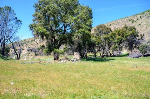 Tiny photo for 2 Huer Huero Road, Creston, CA 93432 (MLS # PI26044669)