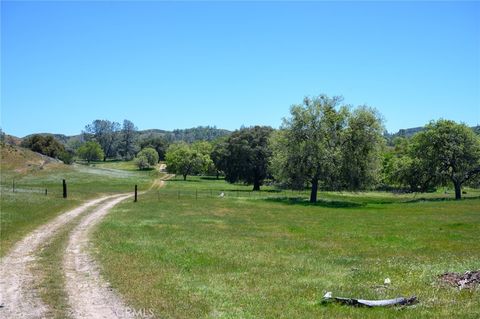 Tiny photo for 2 Huer Huero Road, Creston, CA 93432 (MLS # PI26044669)