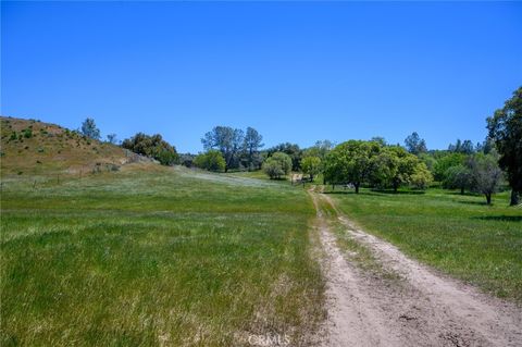 Tiny photo for 2 Huer Huero Road, Creston, CA 93432 (MLS # PI26044669)