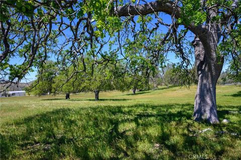 Tiny photo for 2 Huer Huero Road, Creston, CA 93432 (MLS # PI26044669)