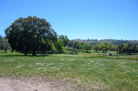 Tiny photo for 2 Huer Huero Road, Creston, CA 93432 (MLS # PI26044669)