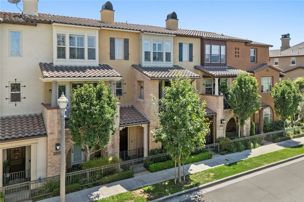 Anaheim, California 92805, United States, 4 Bedrooms Bedrooms, ,4 BathroomsBathrooms,Residential,Active,201818