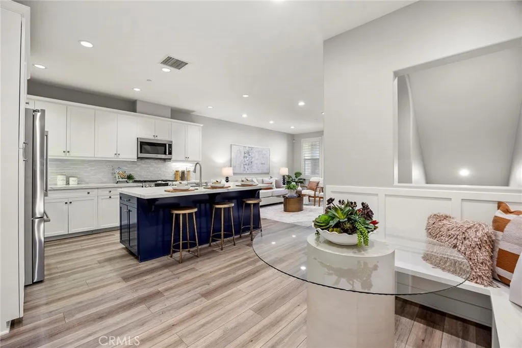 Anaheim, California 92805, United States, 4 Bedrooms Bedrooms, ,4 BathroomsBathrooms,Residential,Active,201818