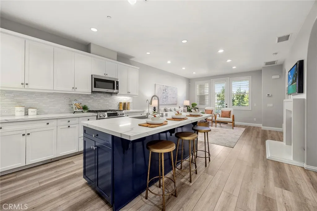 Anaheim, California 92805, United States, 4 Bedrooms Bedrooms, ,4 BathroomsBathrooms,Residential,Active,201818