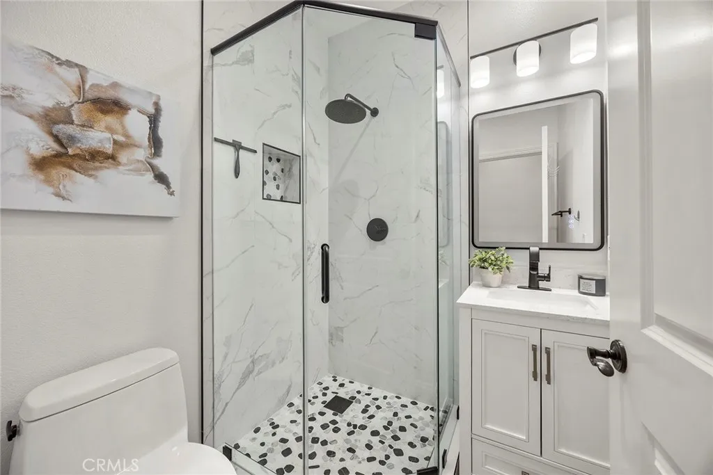 Anaheim, California 92805, United States, 4 Bedrooms Bedrooms, ,4 BathroomsBathrooms,Residential,Active,201818