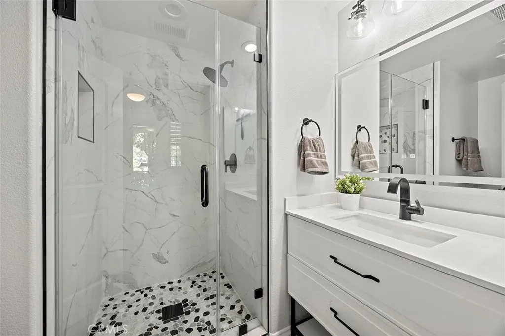 Anaheim, California 92805, United States, 4 Bedrooms Bedrooms, ,4 BathroomsBathrooms,Residential,Active,201818