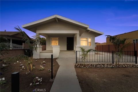Photo of 1043 W 95th Street, Los Angeles, CA 90044 (MLS # PW25260987)